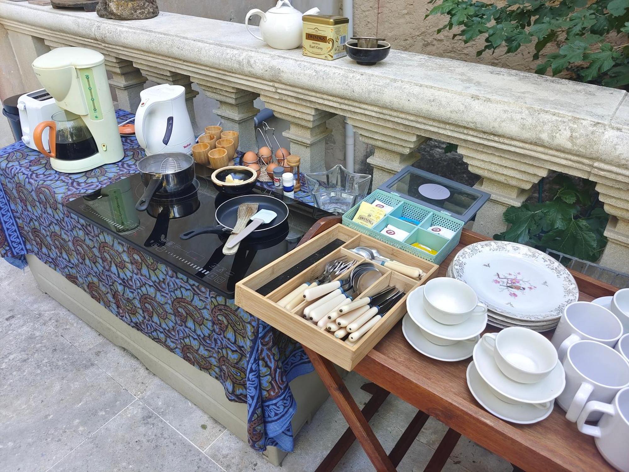 Rue Du Chateau A Cabrieres D'Avignon Bed & Breakfast Exterior photo