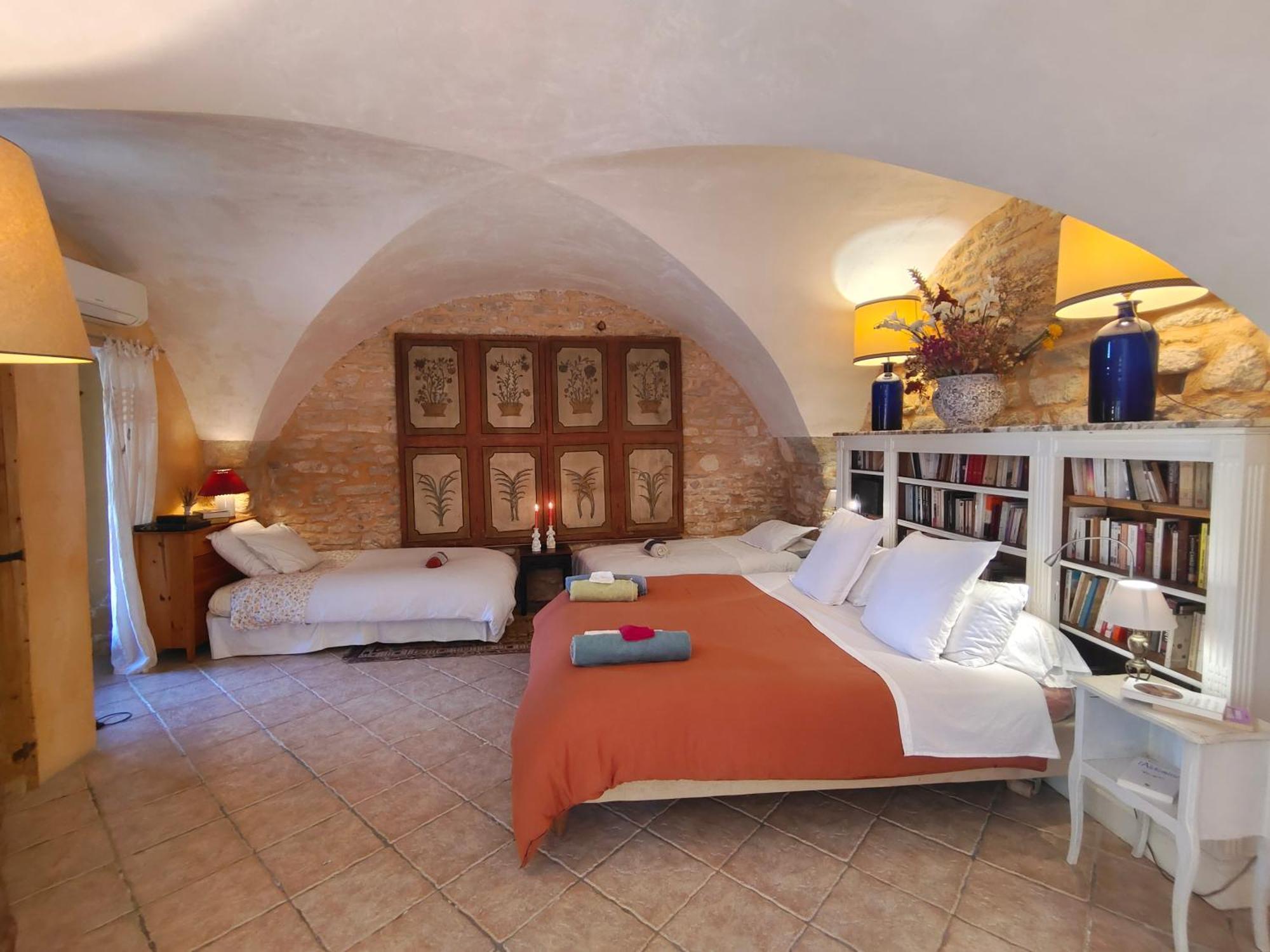 Rue Du Chateau A Cabrieres D'Avignon Bed & Breakfast Exterior photo