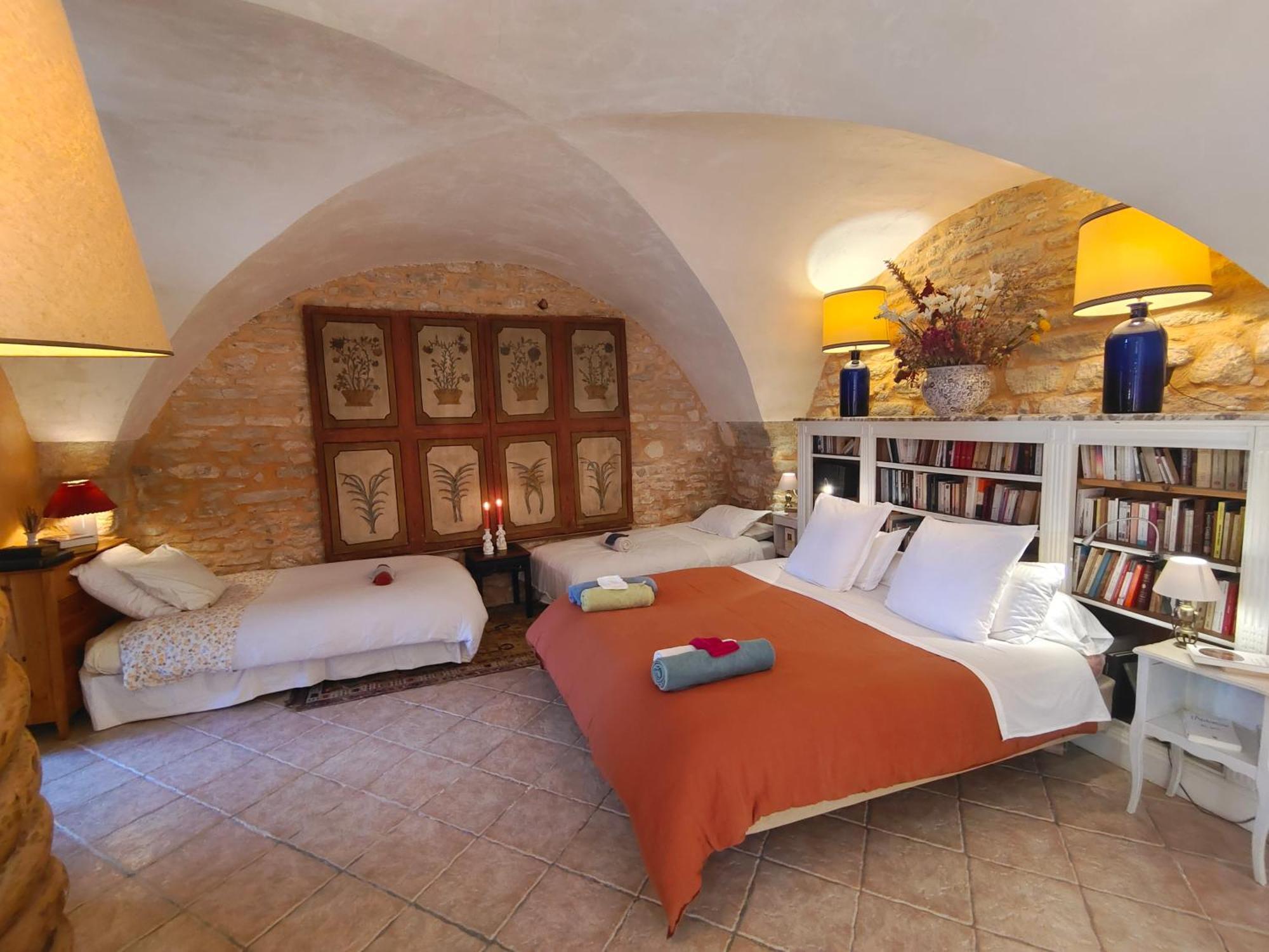 Rue Du Chateau A Cabrieres D'Avignon Bed & Breakfast Exterior photo