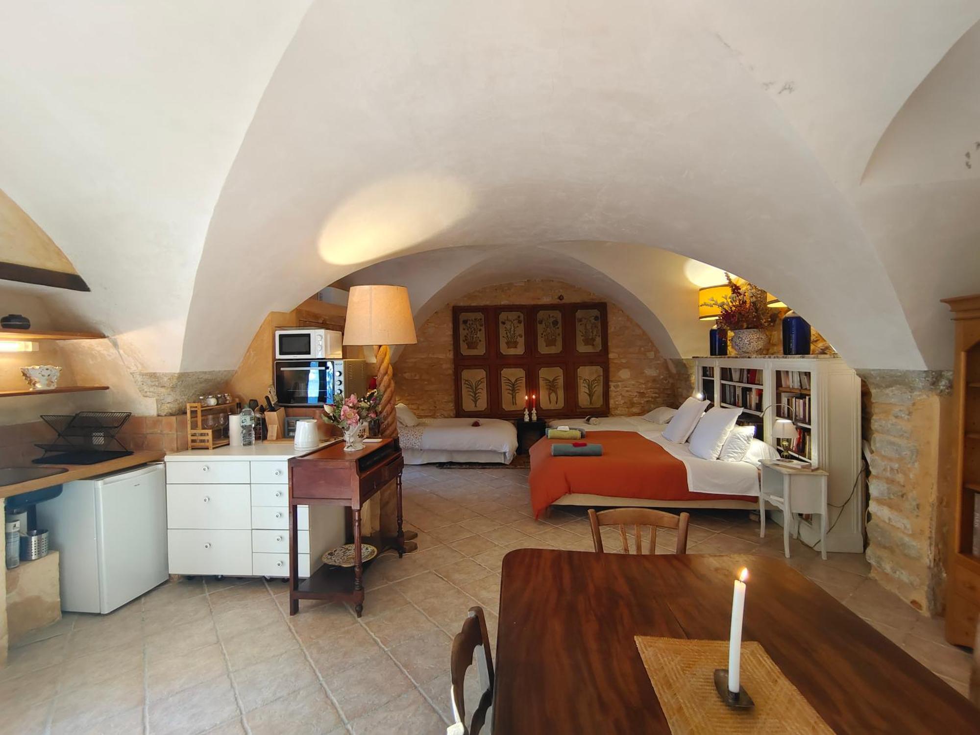 Rue Du Chateau A Cabrieres D'Avignon Bed & Breakfast Exterior photo