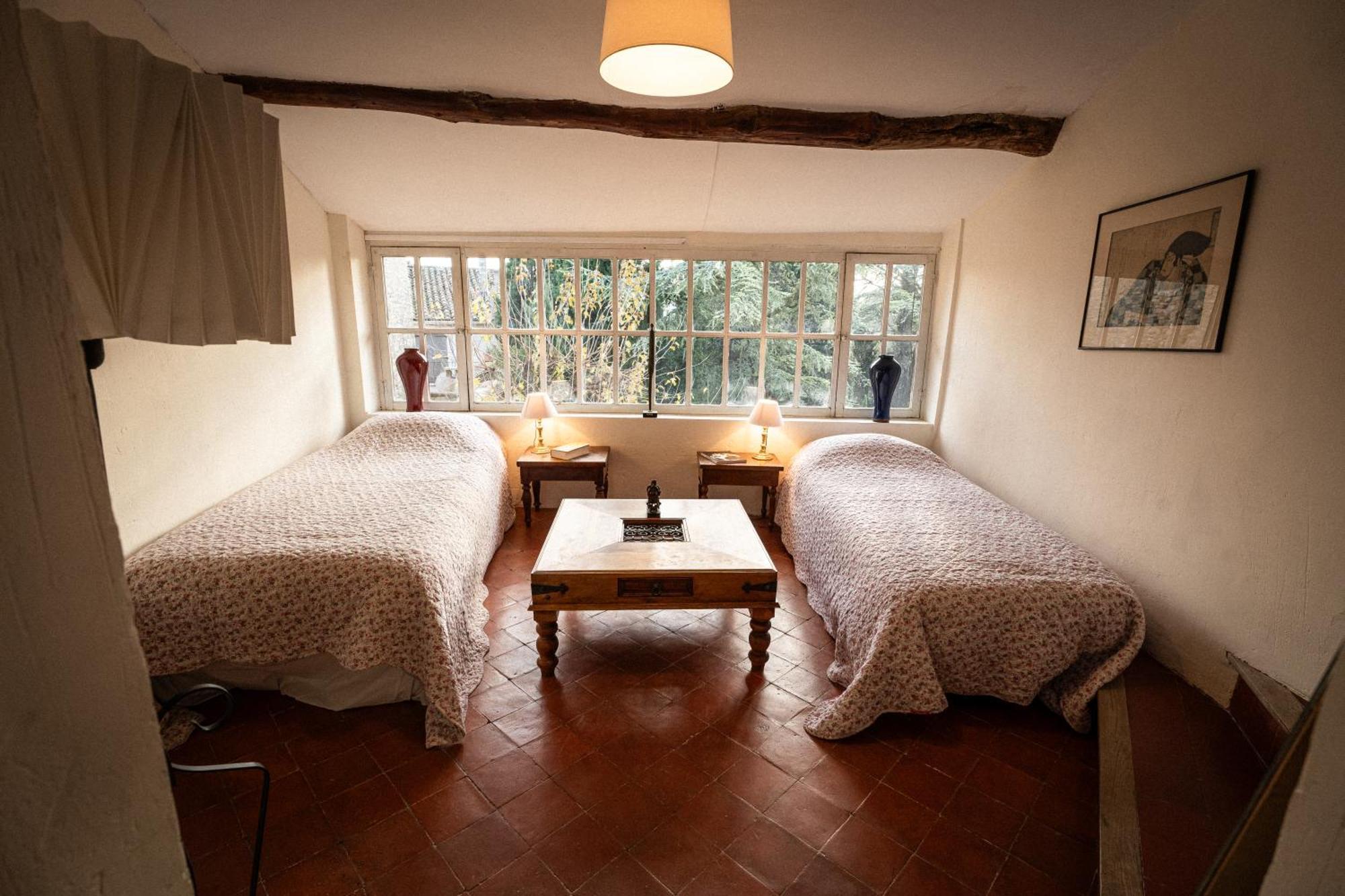 Rue Du Chateau A Cabrieres D'Avignon Bed & Breakfast Exterior photo